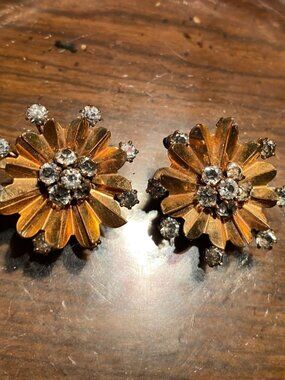 Pair of Vtg Gold Tone Rhinestone Flower Brooch Pins | Mid Century Starburst Sunb